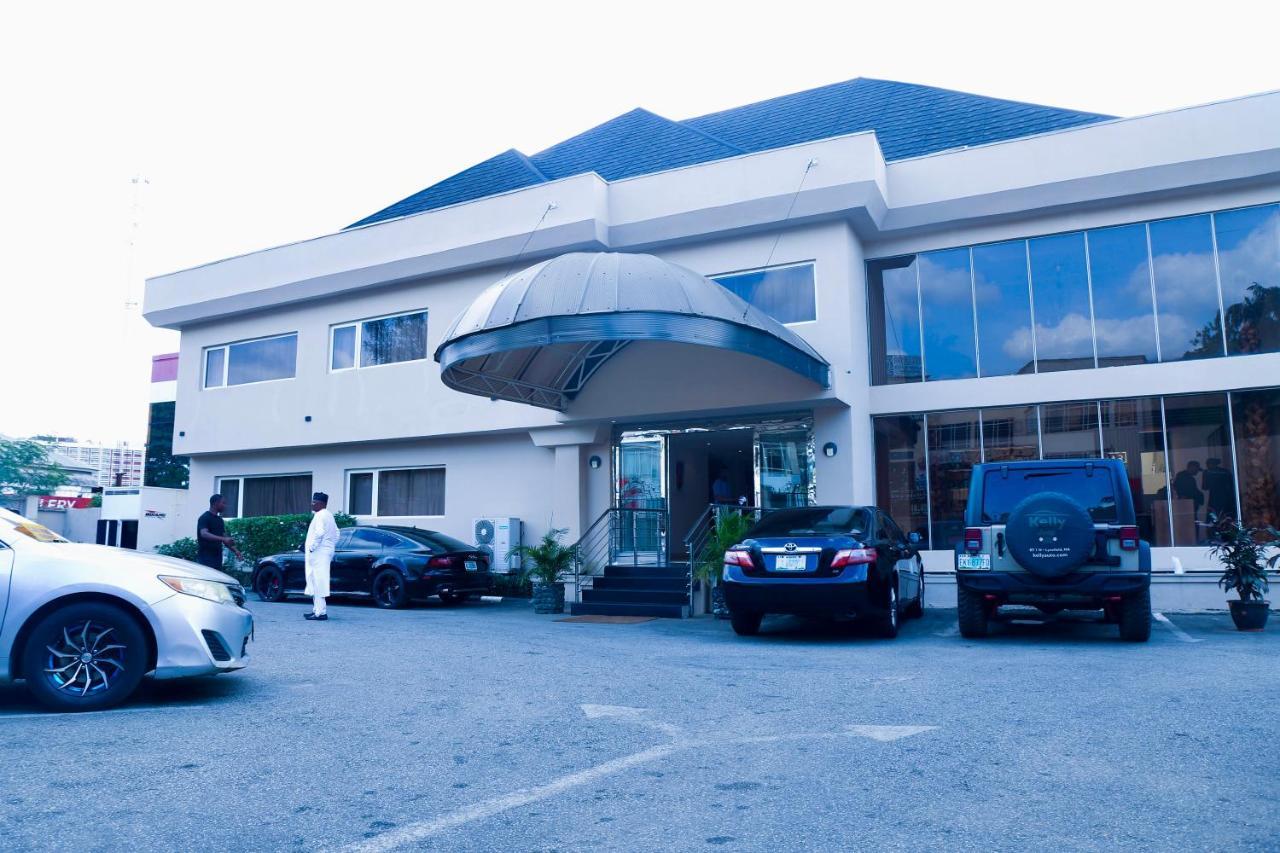 Summerset Continental Hotel Gana Mobushipe Eksteriør bilde