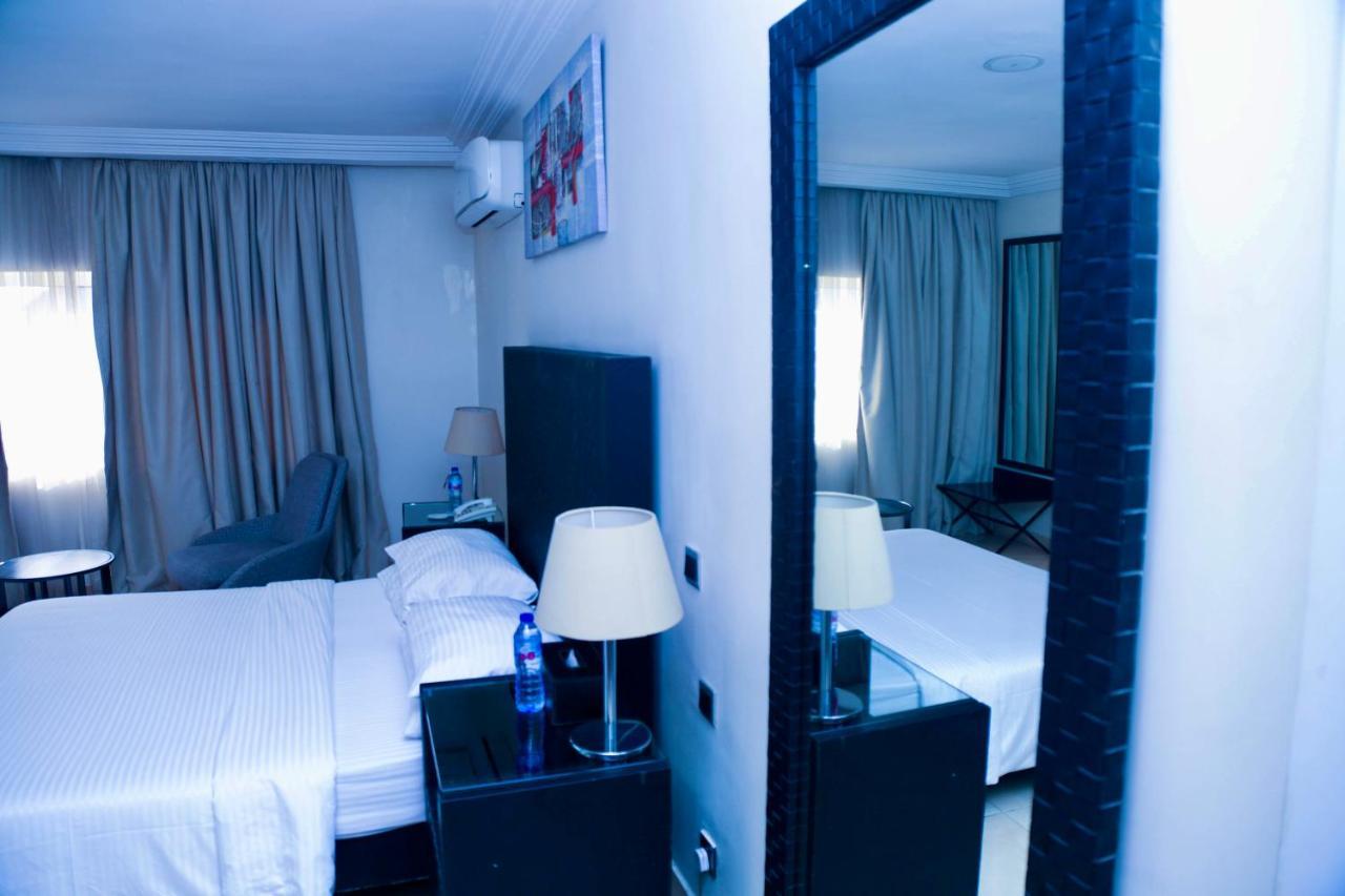 Summerset Continental Hotel Gana Mobushipe Eksteriør bilde