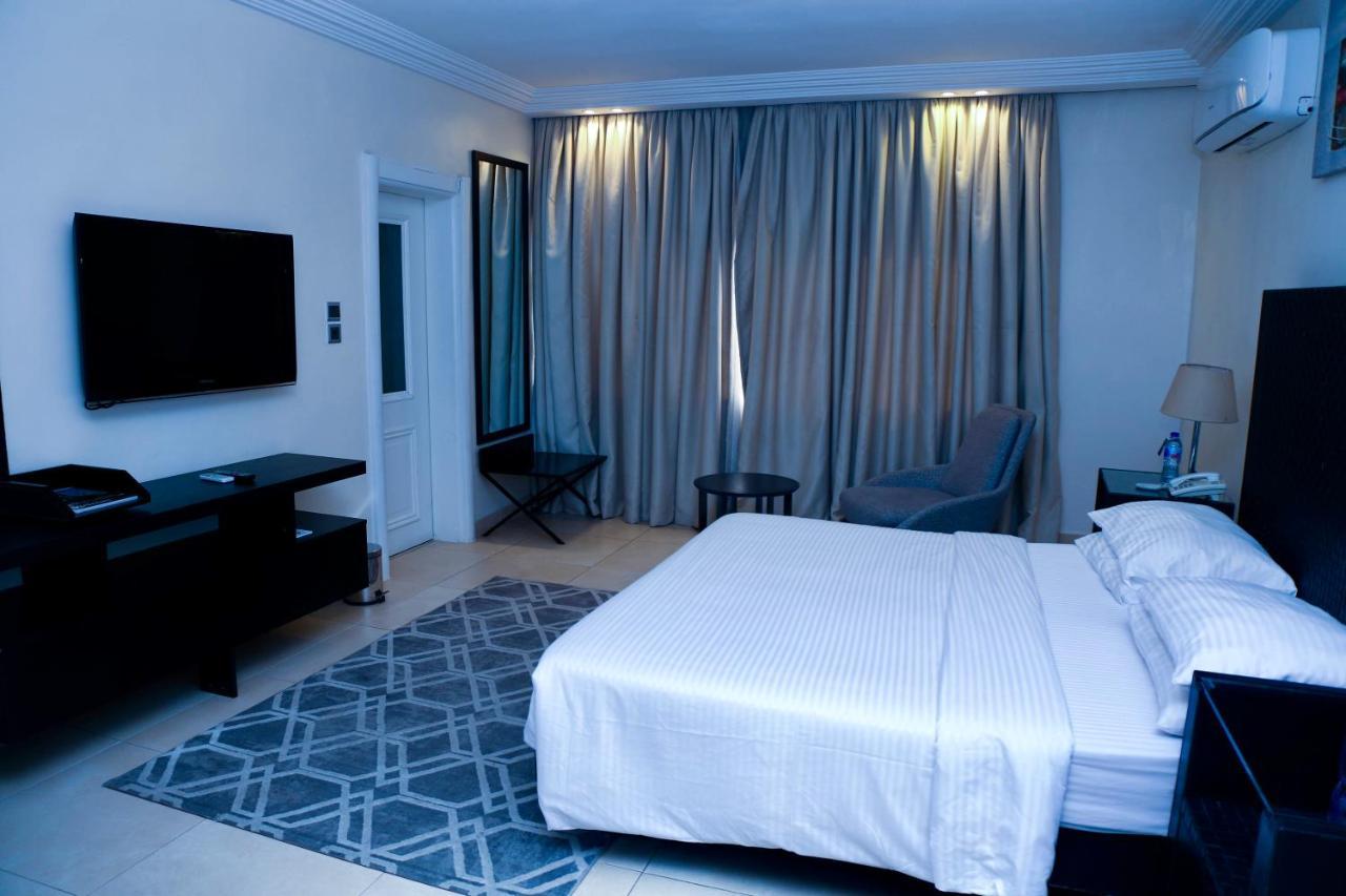 Summerset Continental Hotel Gana Mobushipe Eksteriør bilde